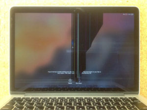 Macの画面割れ、亀裂の液晶修理を格安に行っております！