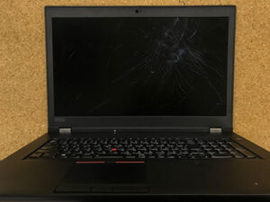 Lenovo ThinkPad P73の液晶割れ パネル交換修理
