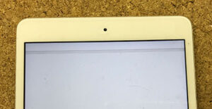 iPad Mini 2の画面に線が入った修理 液晶パネル交換
