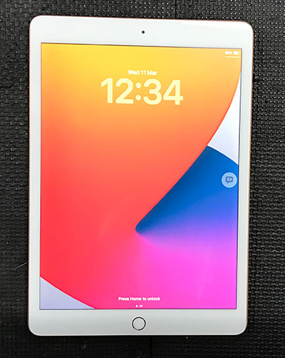 iPad A2270 第8世代 修理後